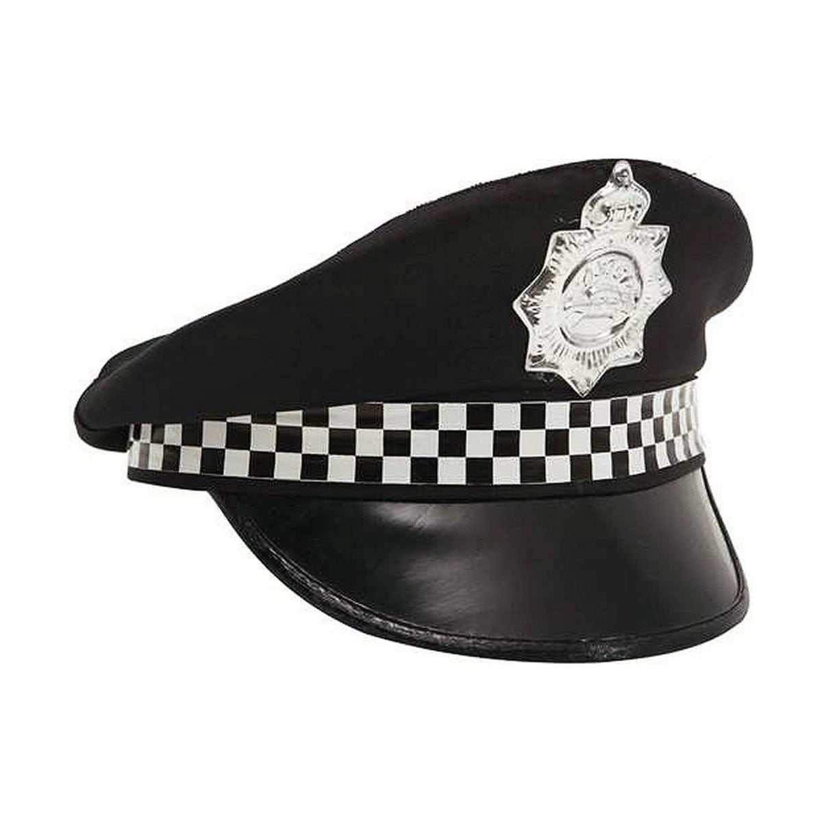 En klassisk, svart brittisk polishatt med ett schackrutigt band och ett silverfärgat polisemblem, fotograferad mot en vit bakgrund.