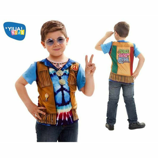Ett barn i en färgglad hippie-dräkt med tie-dye-mönster och en väst.