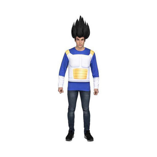 En man i jeans och en blå, vit och gul långärmad t-shirt som efterliknar Vegetas dräkt, bär en stor, spikig svart peruk.