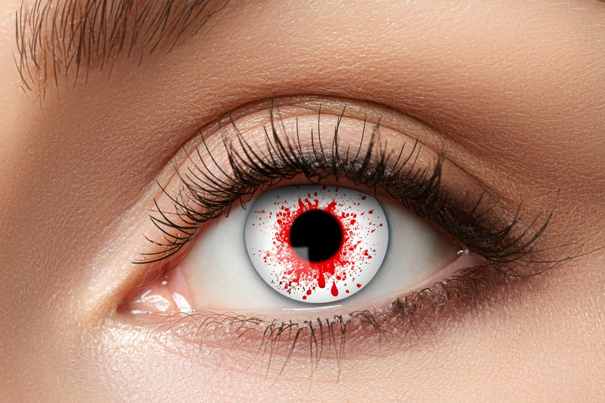 Blodsprängda Halloweenlinser Bloodshoot med vit botten och röda stänk