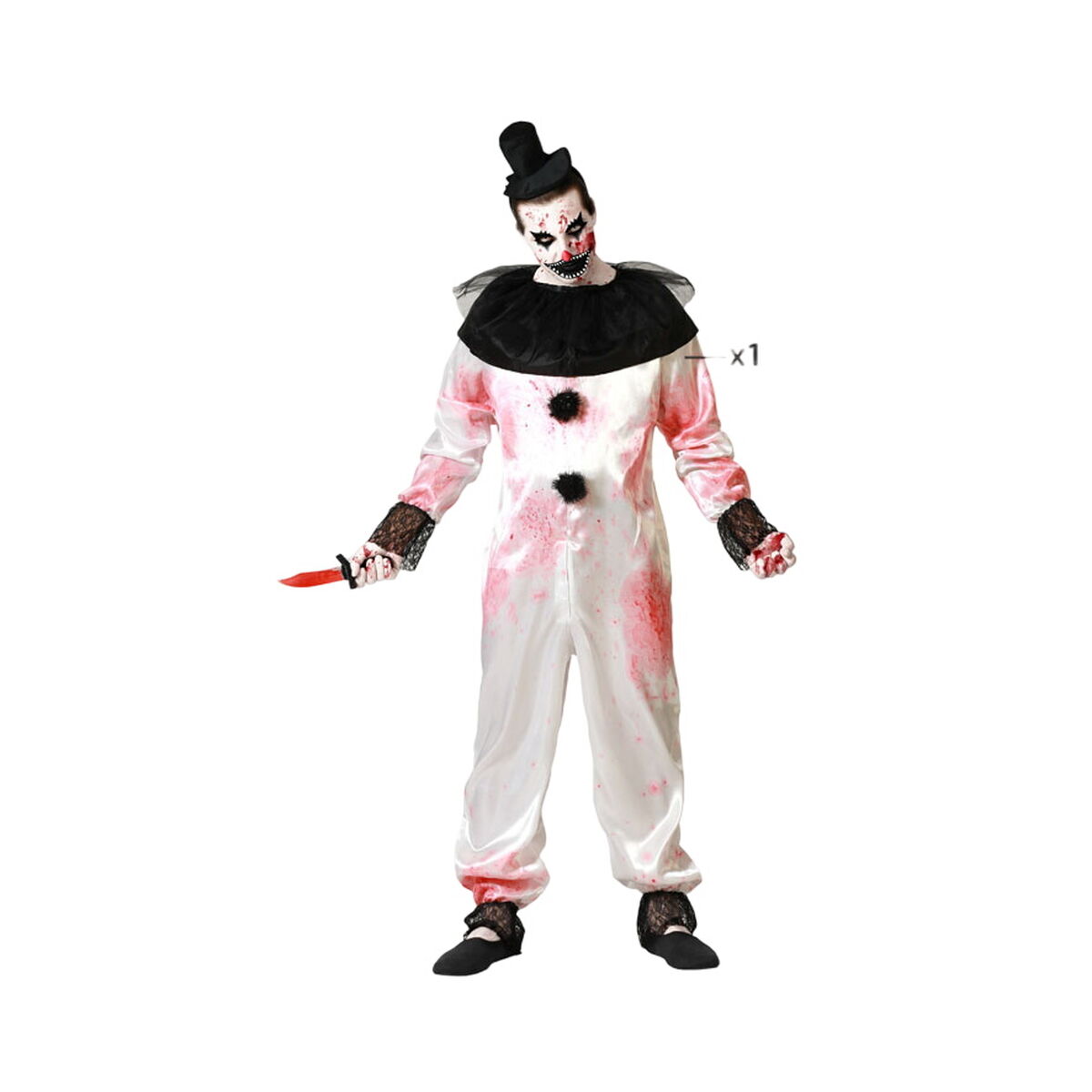 En vuxen person klädd i en vit och blodstänkt clownmaskeraddräkt i storlek XL, med svart krage, svart cylinderhatt och spetsiga svarta detaljer på handleder och vrister. Personen håller i en liten röd plastkniv.
