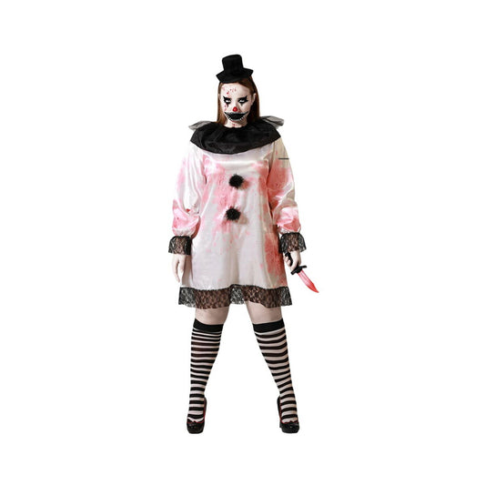 En vuxen klädd i en skrämmande clowndräkt med vit klänning, rosa fläckar, svarta pompoms och randiga knähöga strumpor.
