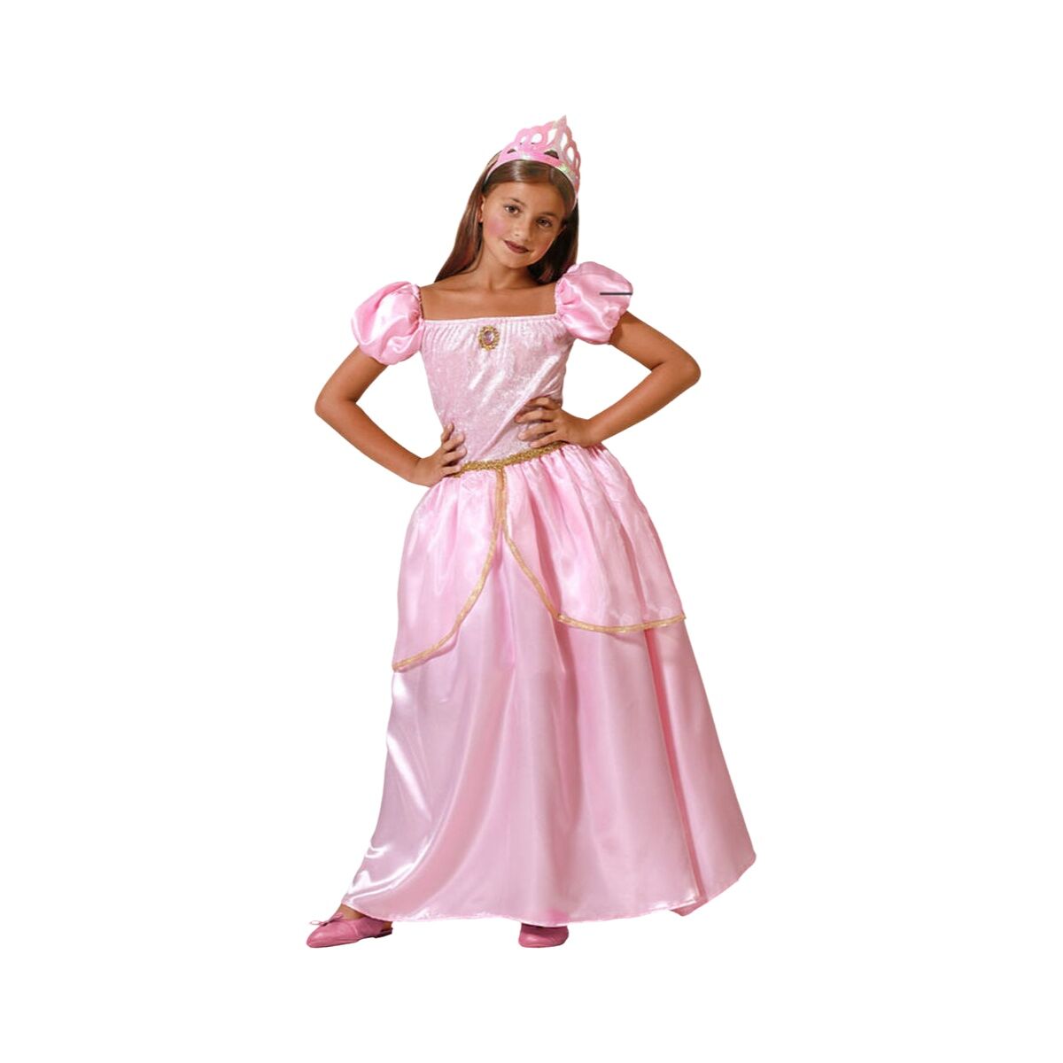 Ett barn poserar självsäkert i en lång, glansig rosa prinsessklänning med puffärmar, gulddetaljer och en matchande rosa tiara.