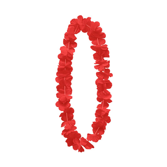 En röd hawaiikrans med klassiska tygblommor hänger i oval form mot vit bakgrund och visar sin starka tropiska färg.