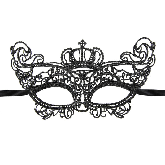En elegant svart ögonmask i spets med dekorativ krona upptill och svarta knytband mot ljus bakgrund.