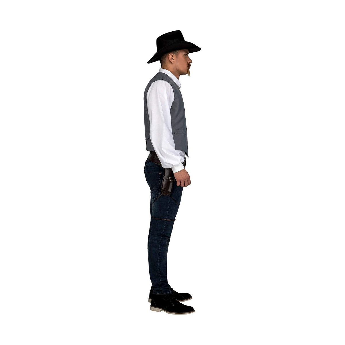 Man sedd från sidan, klädd i en grå väst över en vit skjorta med puffärmar, med en svart cowboyhatt och ett vapenbälte med hölster. Han har en manlig mustasch.