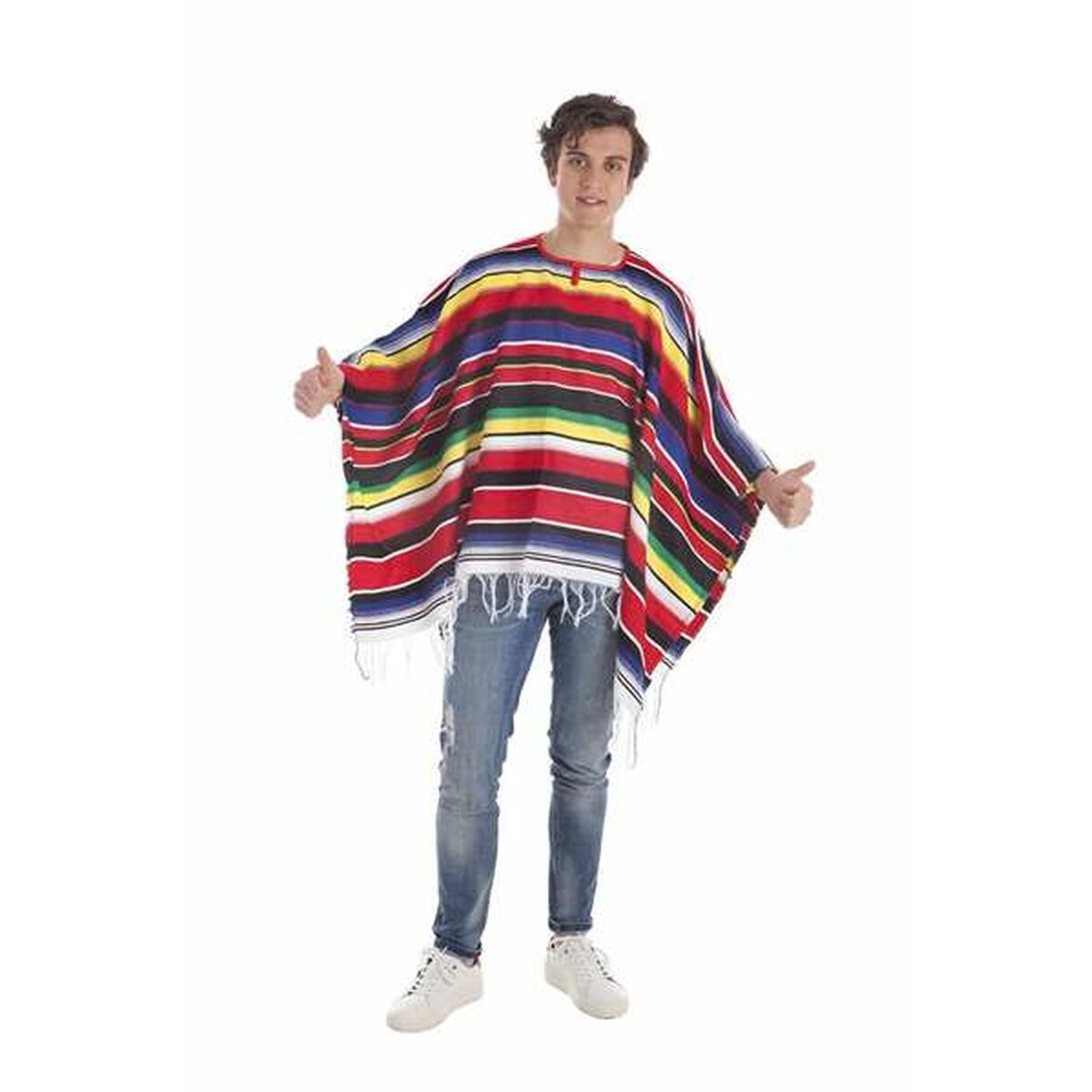 En leende man gör tummen upp och bär en färgsprakande, randig mexikansk poncho.