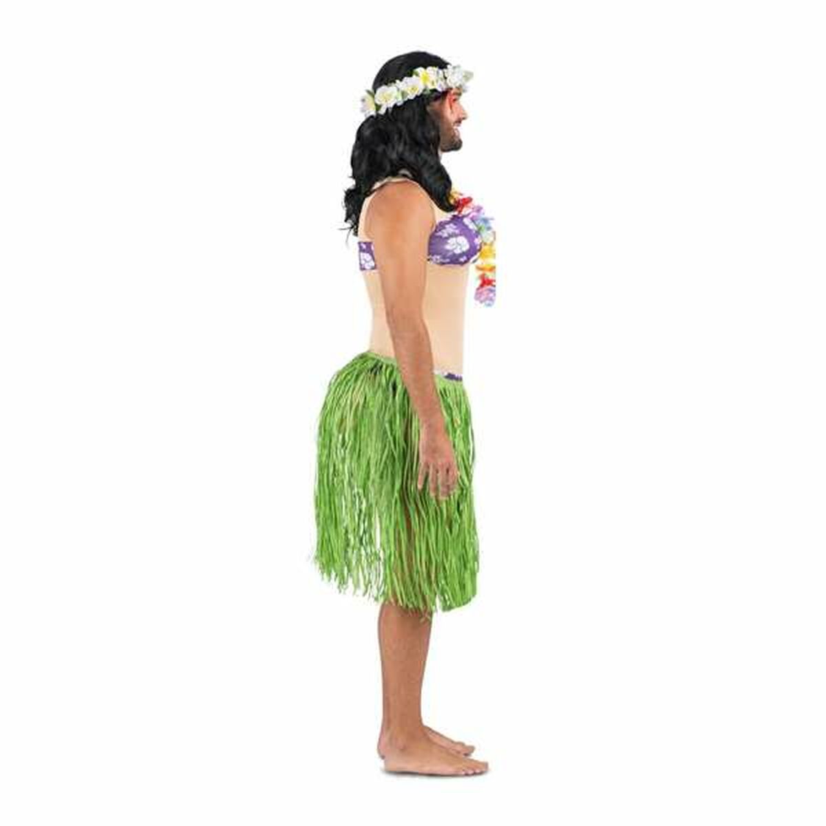 Sidovy av en man klädd i en grön gräskjol, blomsterhalsband och blomsterhuvudbonad, samt en hudfärgad trikåtopp med lila bikinibyst.