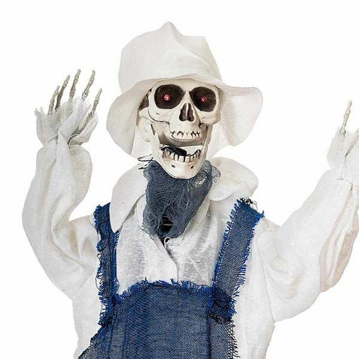 En närbild från sidan på det hängande farmar-skelettet, som visar de röda ögonen och de uppsträckta beniga händerna.