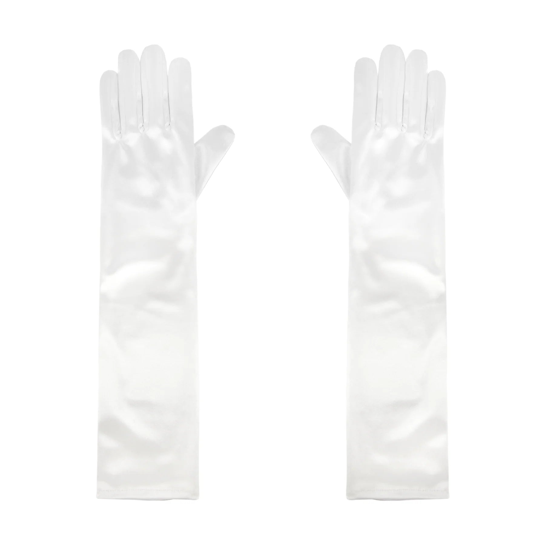 Ett par eleganta långa vita satinhandskar som ligger platt bredvid varandra mot en vit bakgrund.