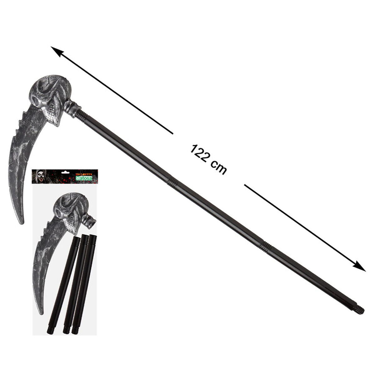 En stor och läskig, isärtagbar leksakslie i plast med ett långt svart skaft, ett slitet silverfärgat blad och en ondskefull dödskalle vid fästet, 122 cm måttangivelse och bild på förpackning.