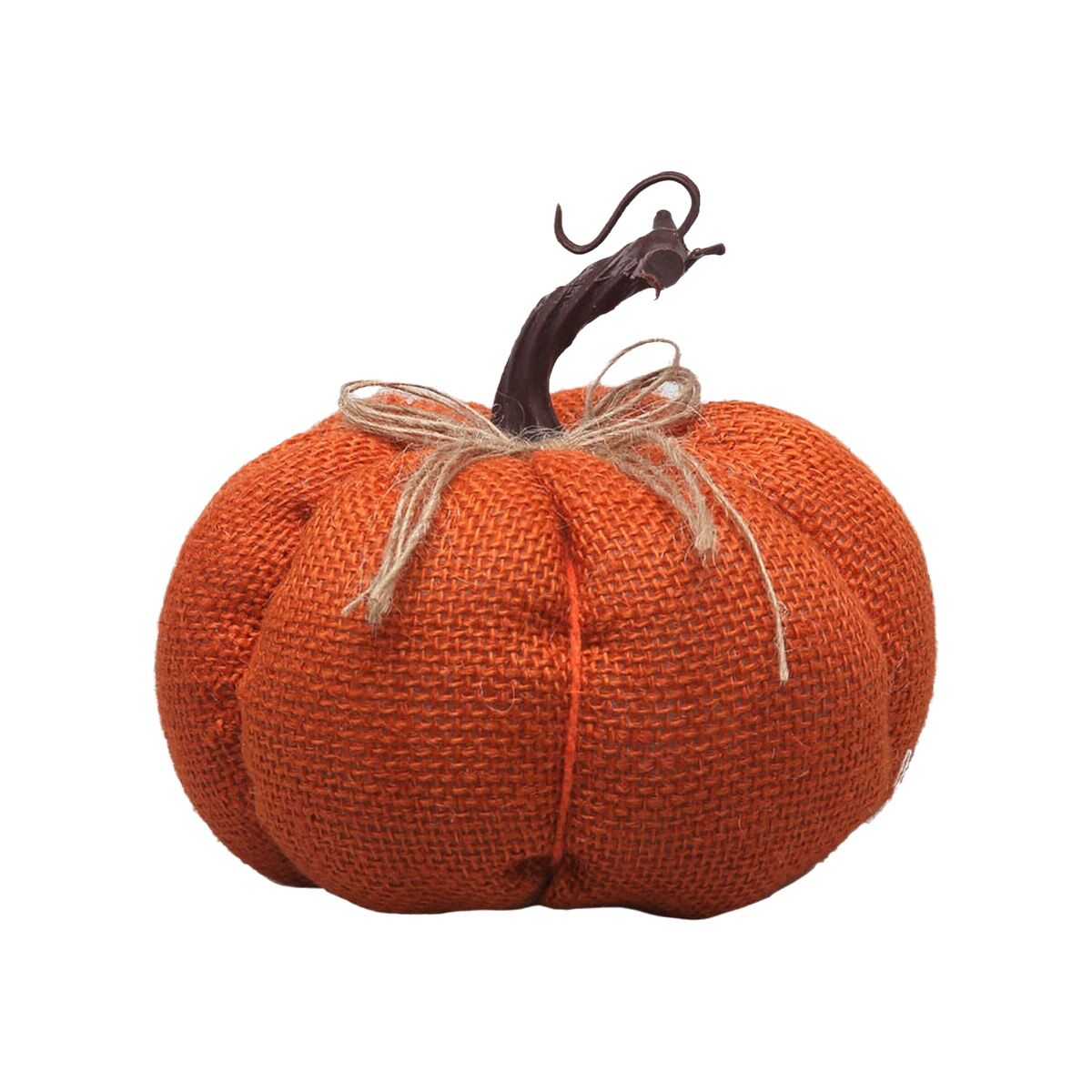 En charmig, rustik pumpa gjord av orange säckväv, med en mörkbrun, snirklig stjälk och en rosett av jutesnöre.